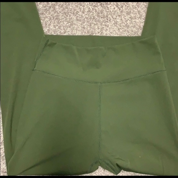 ** SOLD ** Rosa leggings - Picture 8 of 8